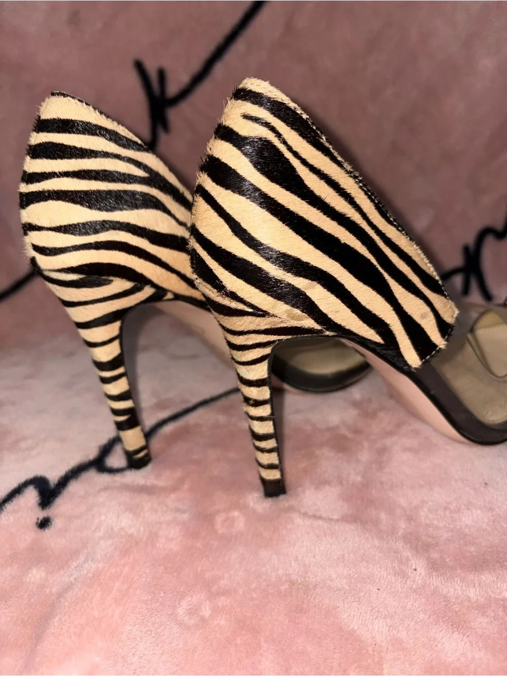 Jessica Simpson Beige and Black Pointed-Toe Pumps size 8